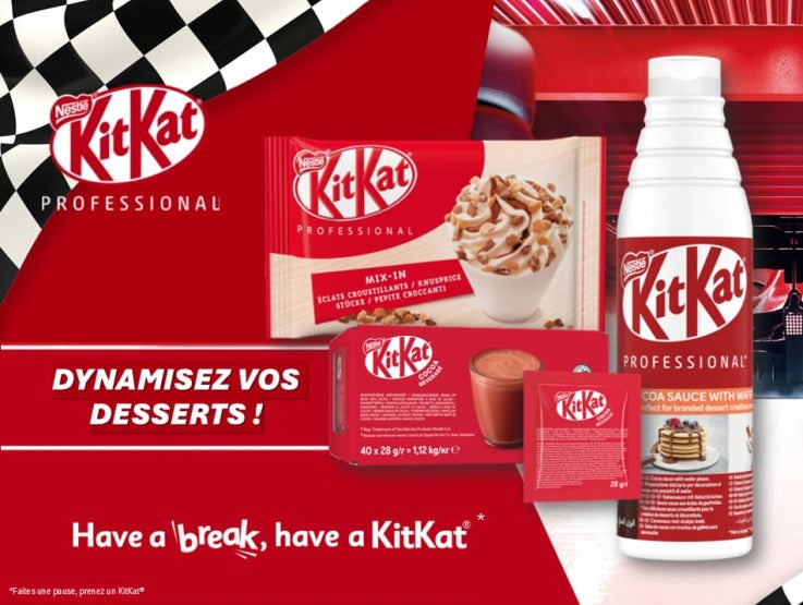 Produits KitKat Professional pour desserts, avec garniture mix-in et sauce au cacao.