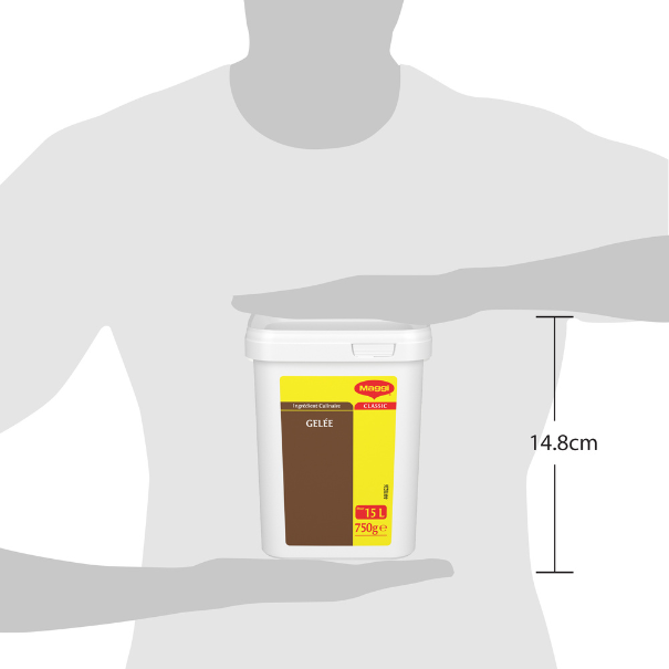 A hand holding a 750g container of Maggi Classic gelee, with dimensions of 14.8 cm height, featuring a yellow and brown label