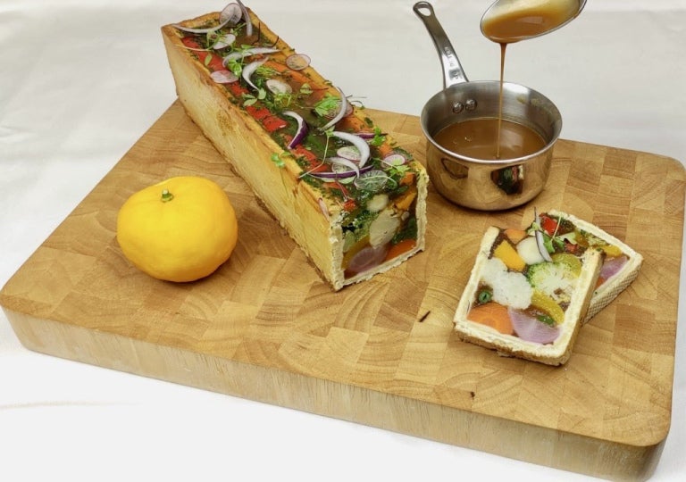 Pâté en croûte de légumes, jus végétal au yuzu