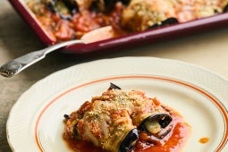 Rouleaux d'aubergine parmigiana, croûte croustillante et pesto