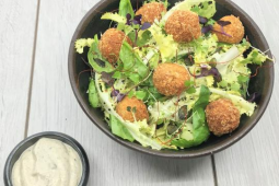 Cromesquis d'Agneau, Sauce Blanche au Poivre Fermenté