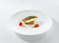 Dos de Maigre au Thym Citron, Légumes, Coulis de Tomate relevé au Poivre Rouge