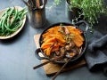 Cocotte de chevreuil et courge aux genièvres comme un bourguignon