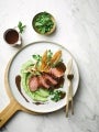 Carré d’Agneau, écrasé de panais et petit pois. Jus d’Agneau à la menthe